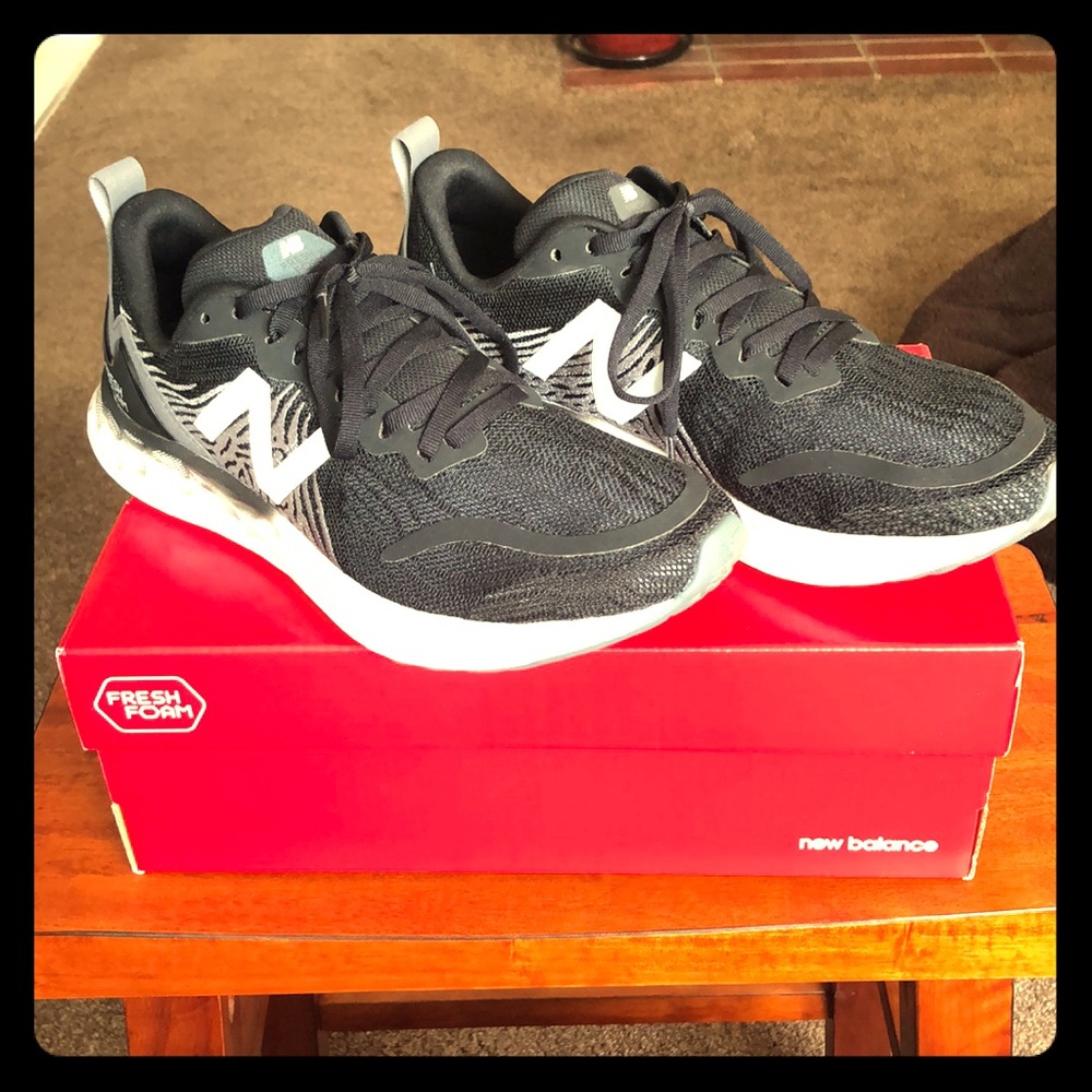 Super comfy running shoes—worn once!